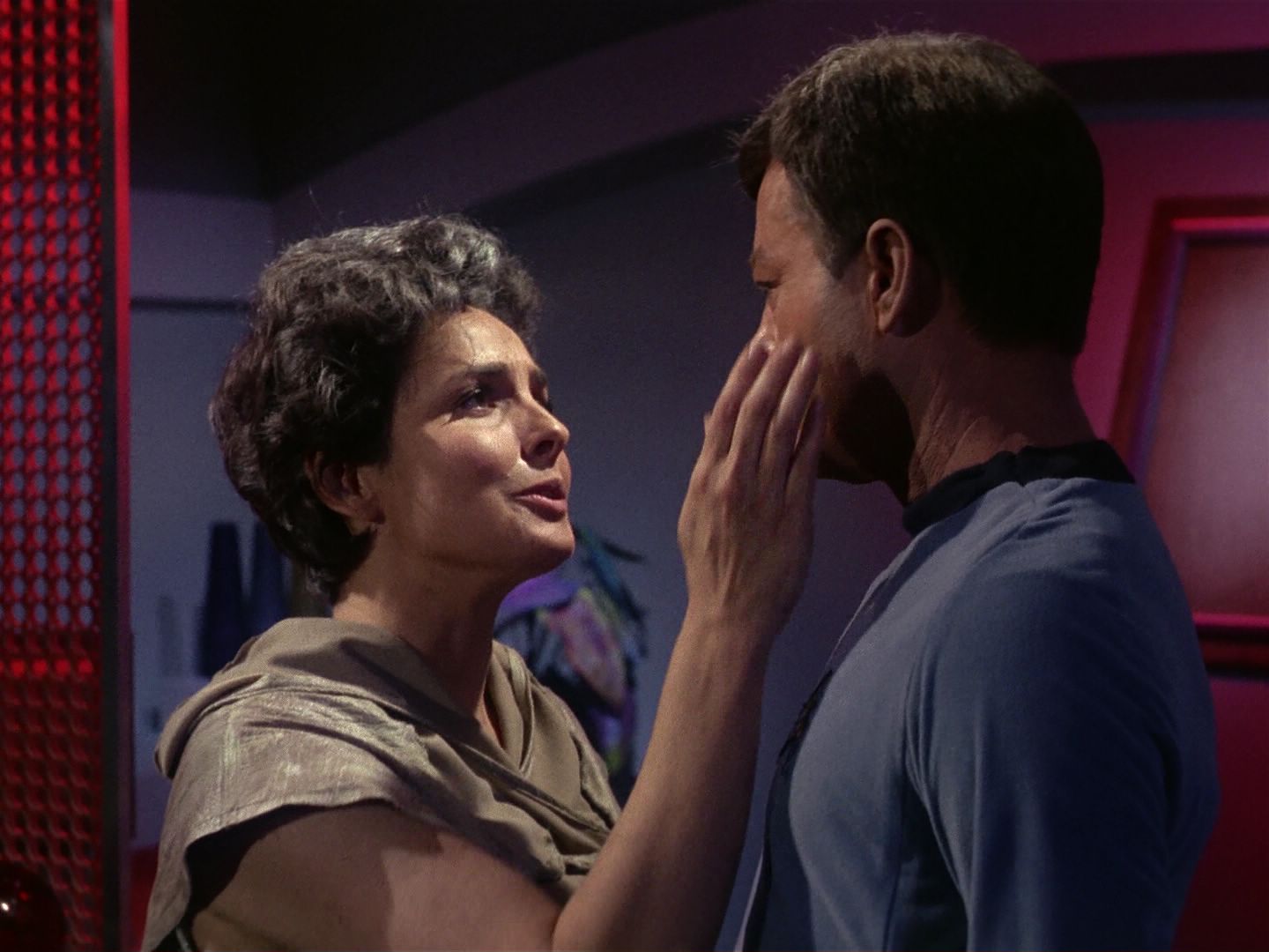 ariane179254_StarTrek_1x01_TheManTrap_1626.jpg