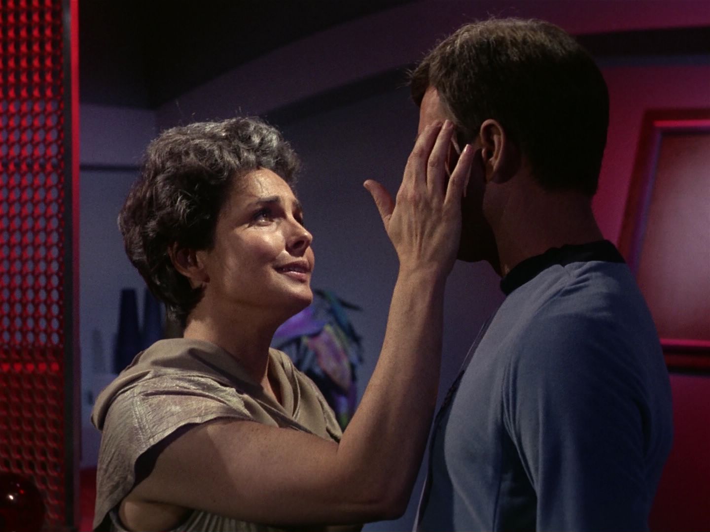 ariane179254_StarTrek_1x01_TheManTrap_1627.jpg