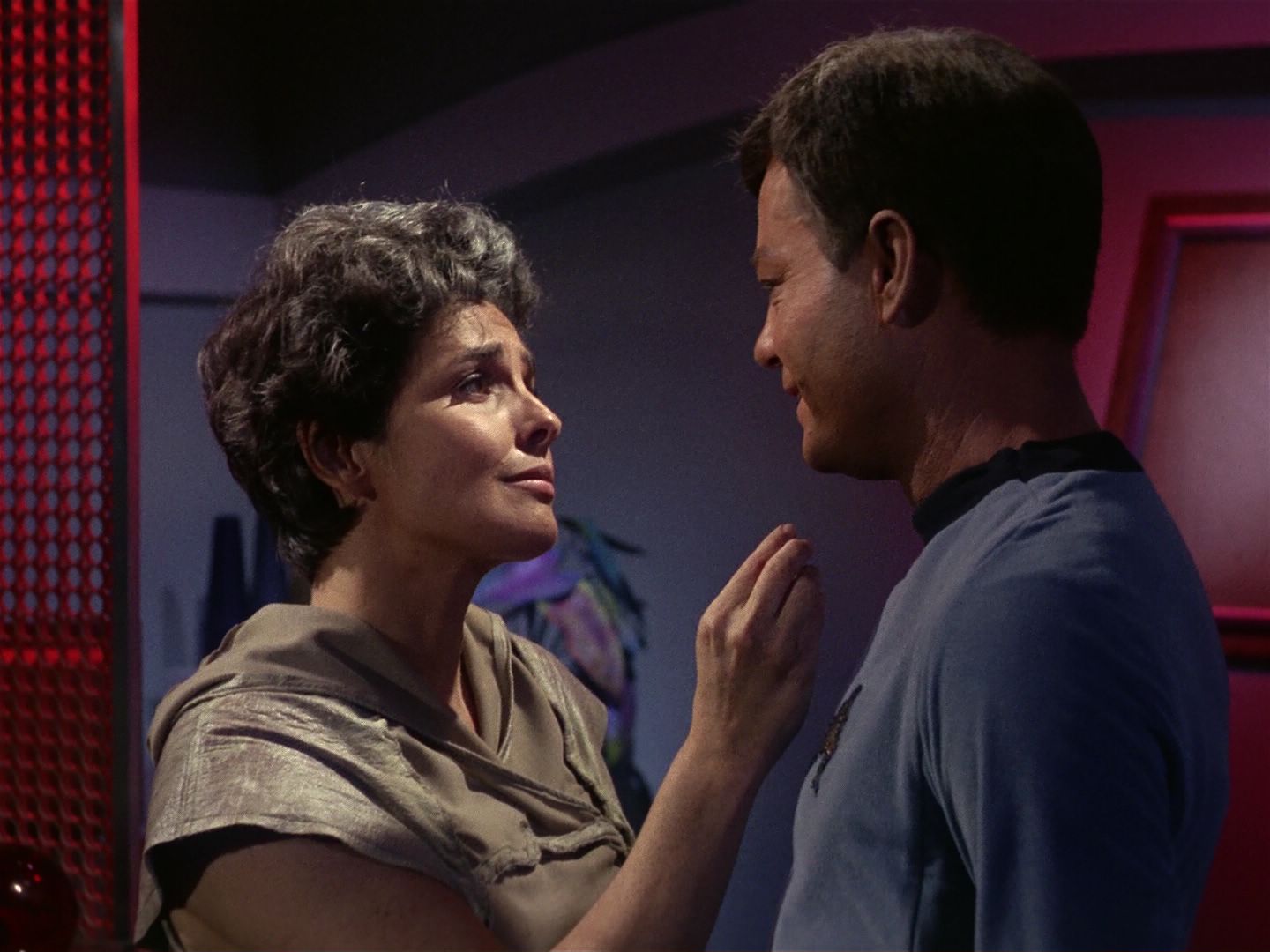 ariane179254_StarTrek_1x01_TheManTrap_1631.jpg
