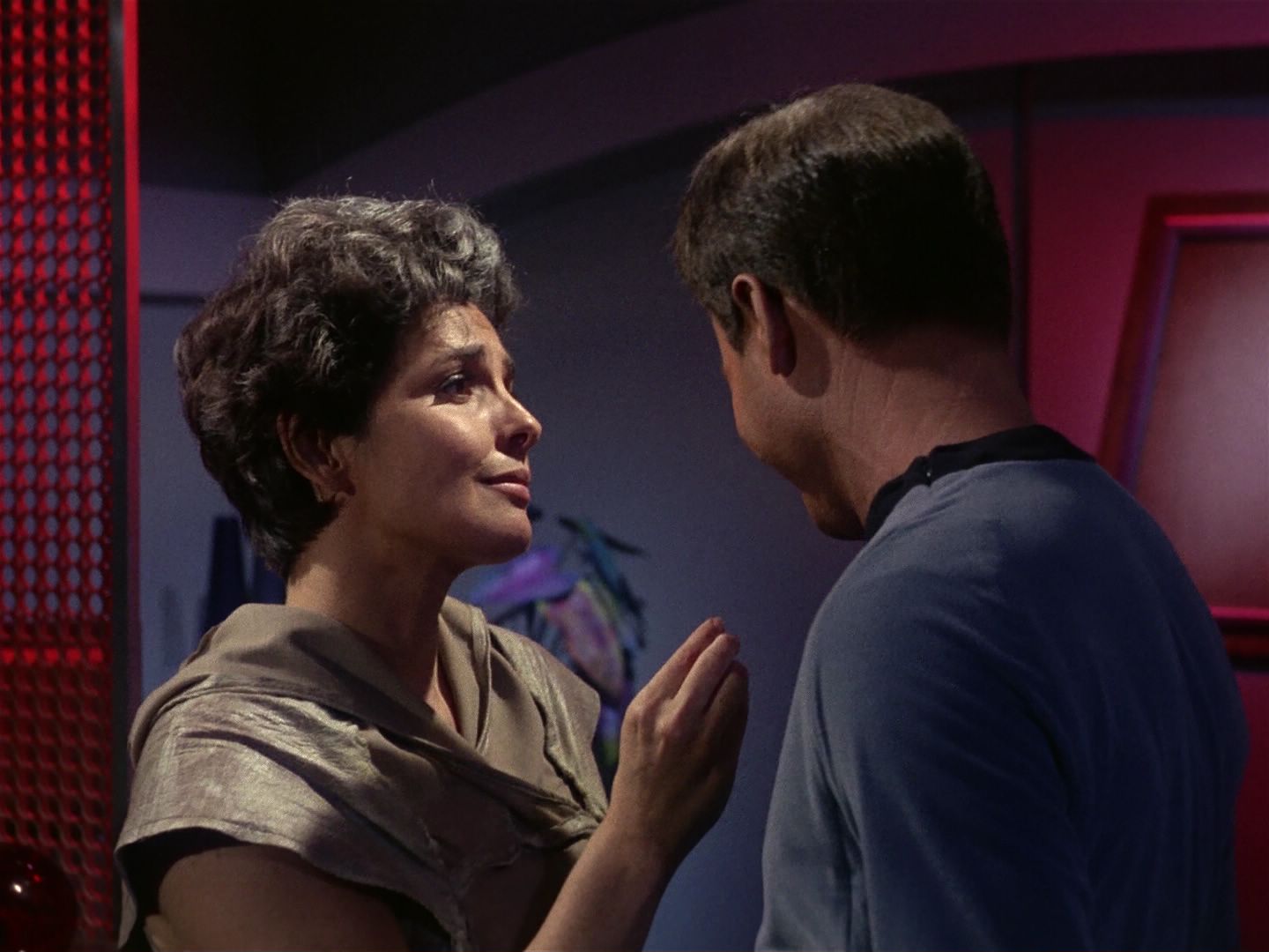 ariane179254_StarTrek_1x01_TheManTrap_1632.jpg