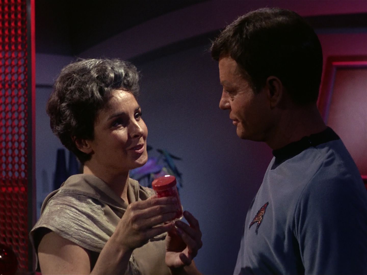 ariane179254_StarTrek_1x01_TheManTrap_1642.jpg