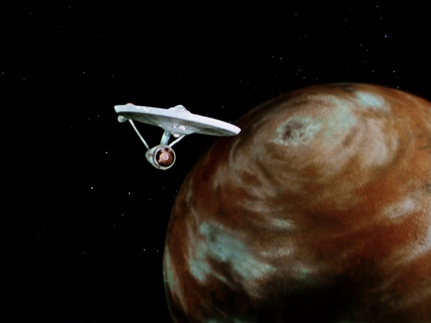 ariane179254_StarTrek_1x01_TheManTrap_1675.jpg