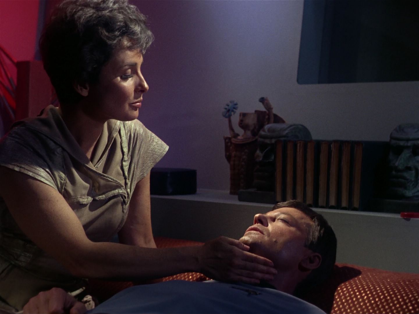 ariane179254_StarTrek_1x01_TheManTrap_1683.jpg