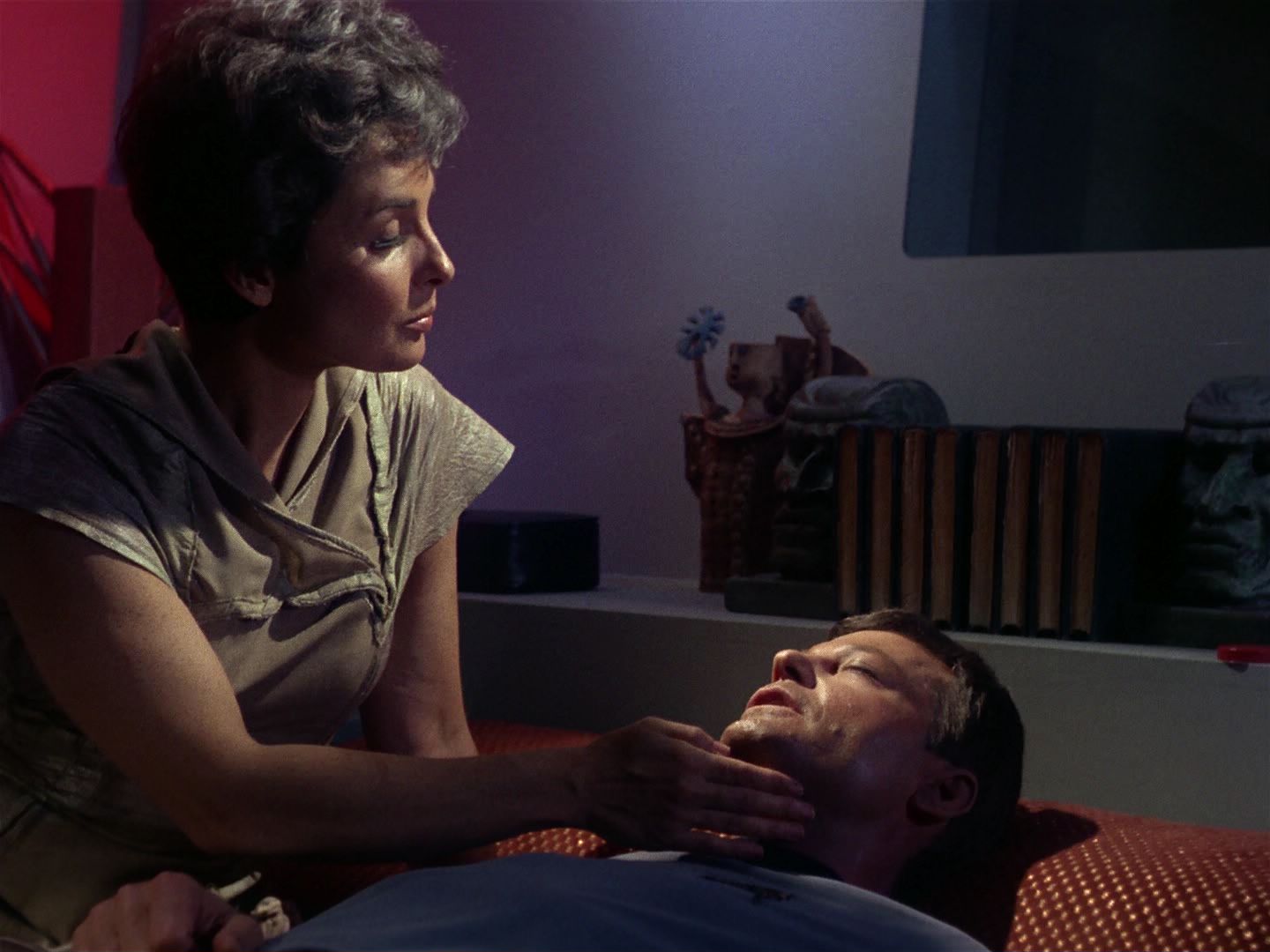 ariane179254_StarTrek_1x01_TheManTrap_1684.jpg
