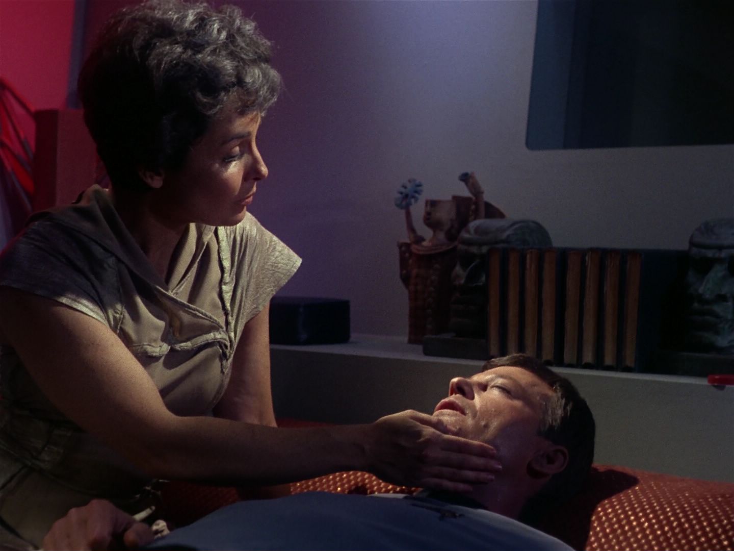 ariane179254_StarTrek_1x01_TheManTrap_1687.jpg