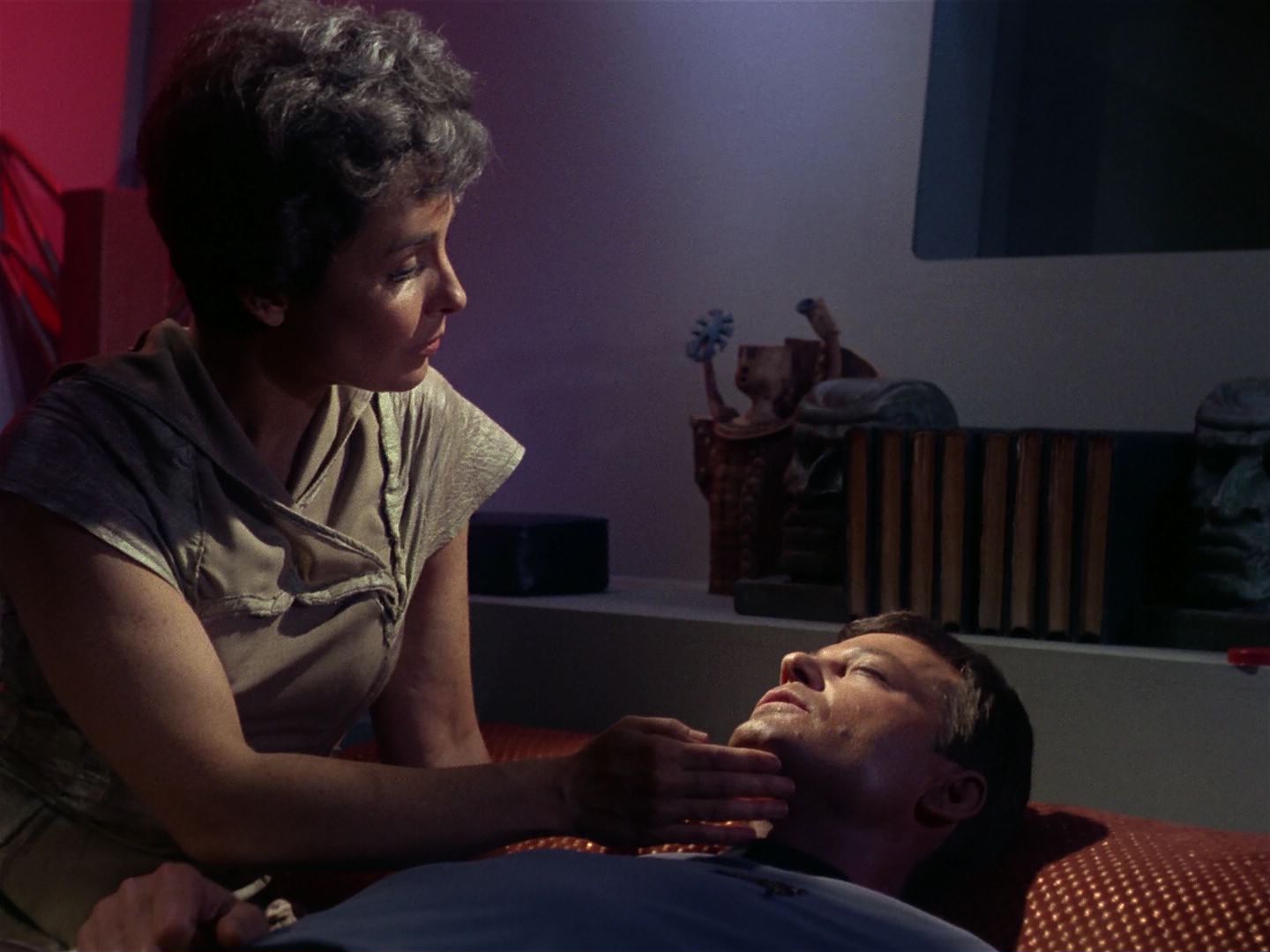 ariane179254_StarTrek_1x01_TheManTrap_1689.jpg