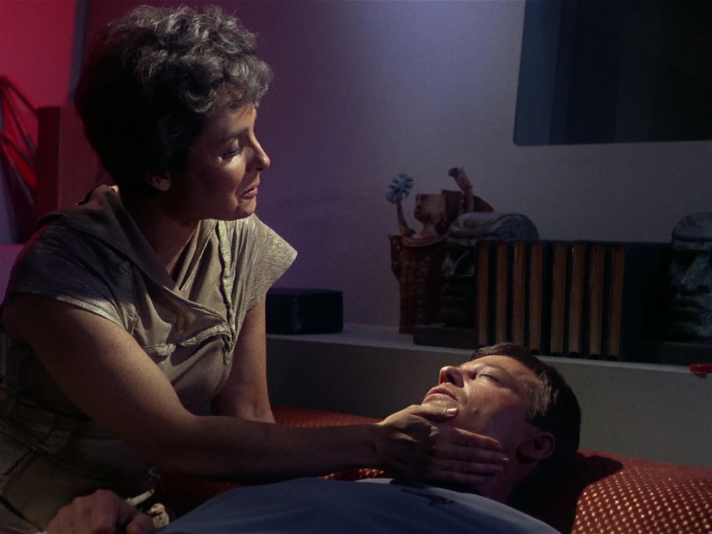 ariane179254_StarTrek_1x01_TheManTrap_1690.jpg