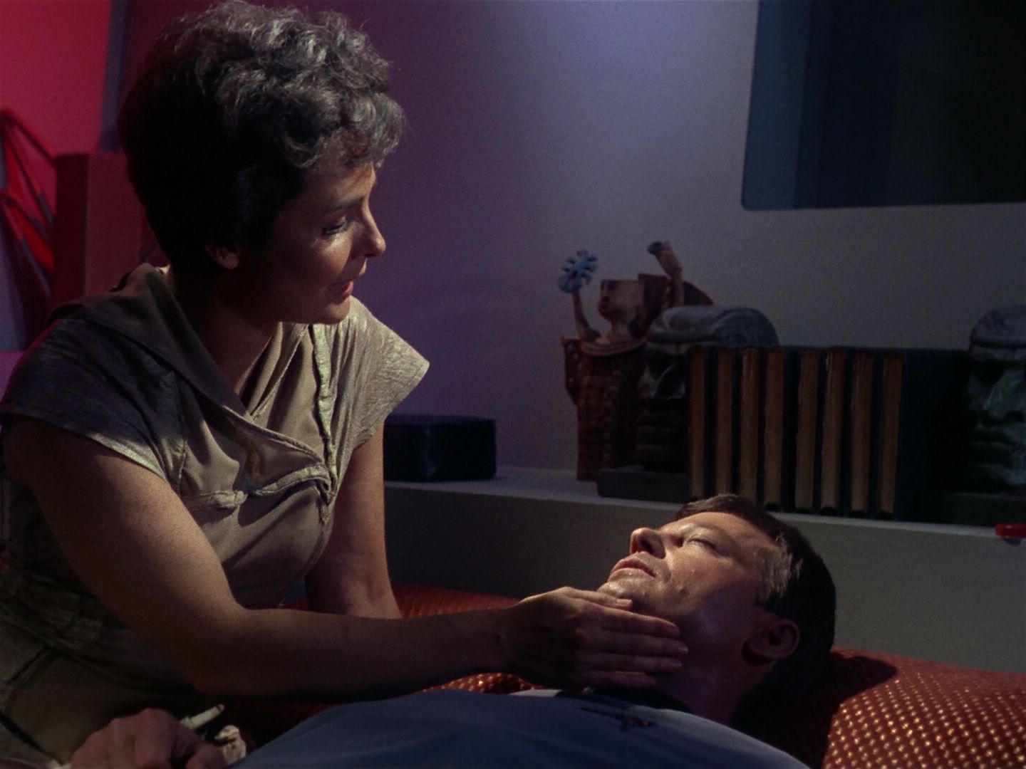 ariane179254_StarTrek_1x01_TheManTrap_1691.jpg