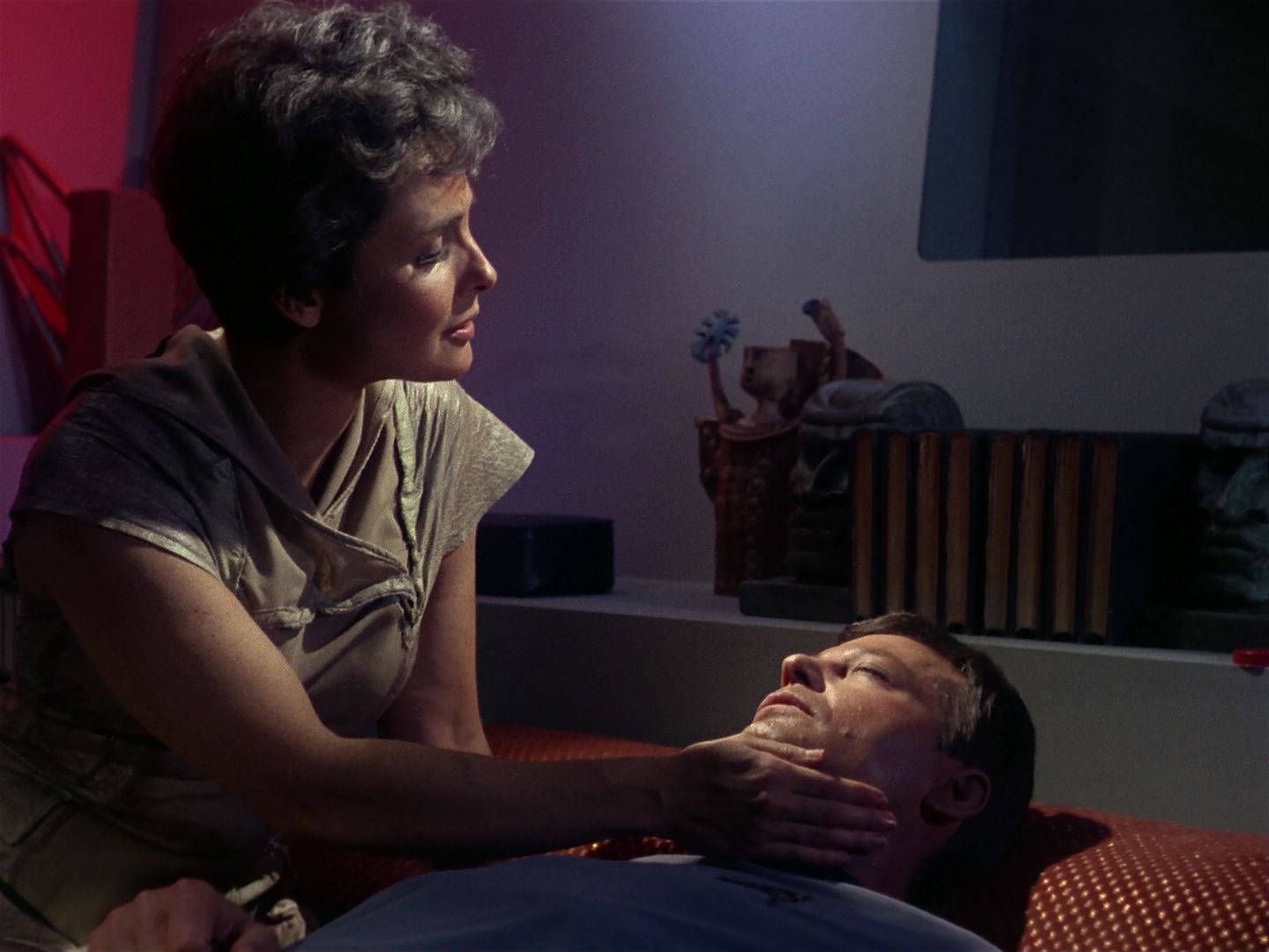 ariane179254_StarTrek_1x01_TheManTrap_1692.jpg