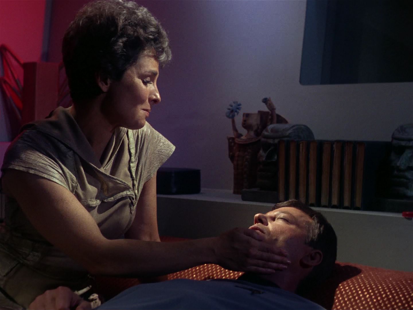 ariane179254_StarTrek_1x01_TheManTrap_1696.jpg