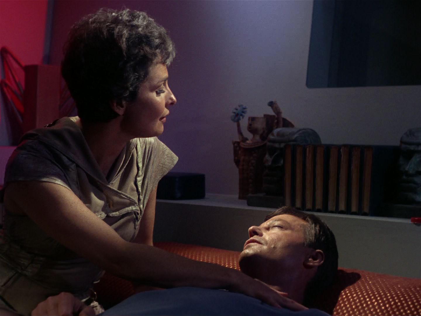 ariane179254_StarTrek_1x01_TheManTrap_1702.jpg