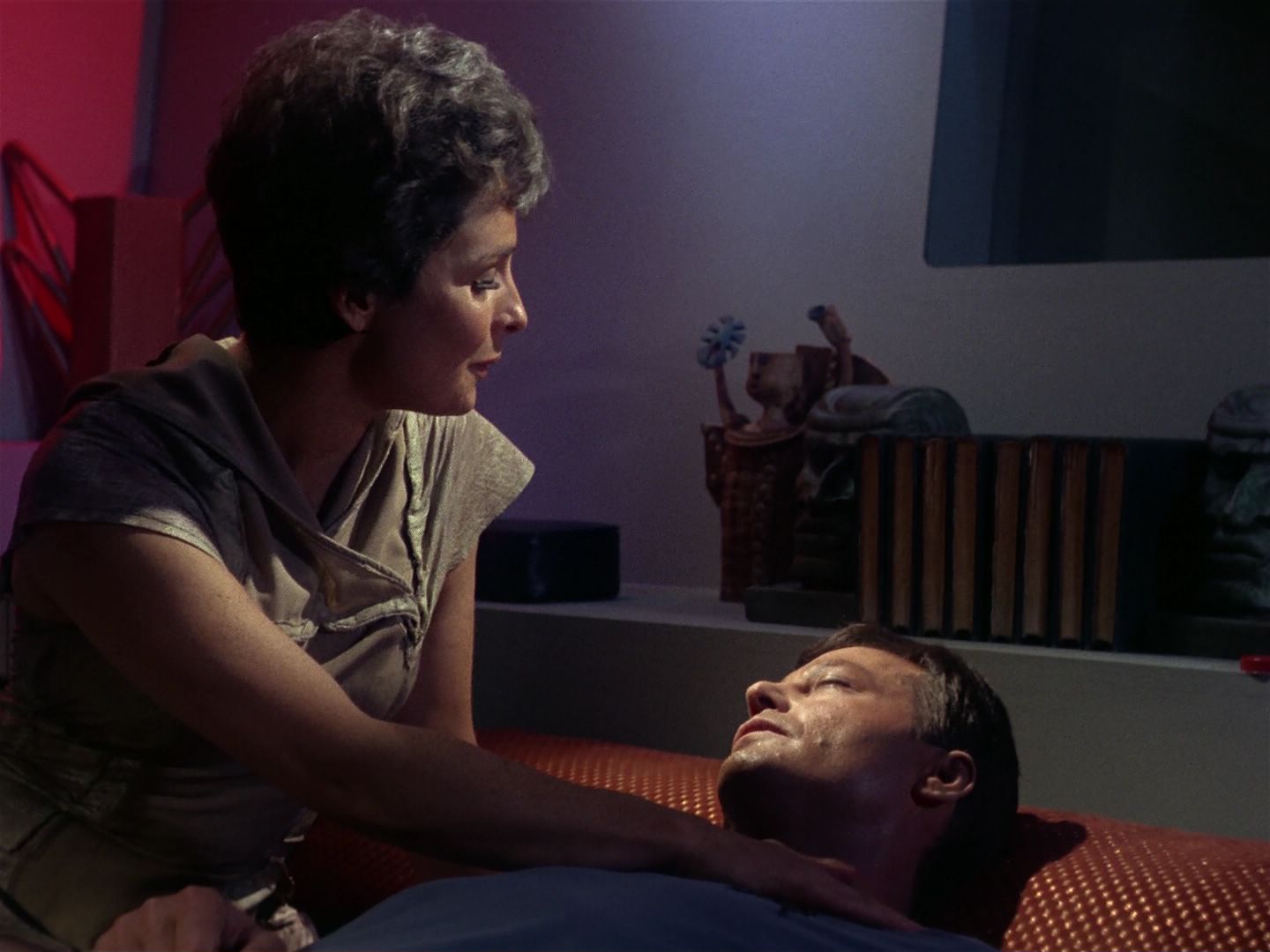 ariane179254_StarTrek_1x01_TheManTrap_1705.jpg