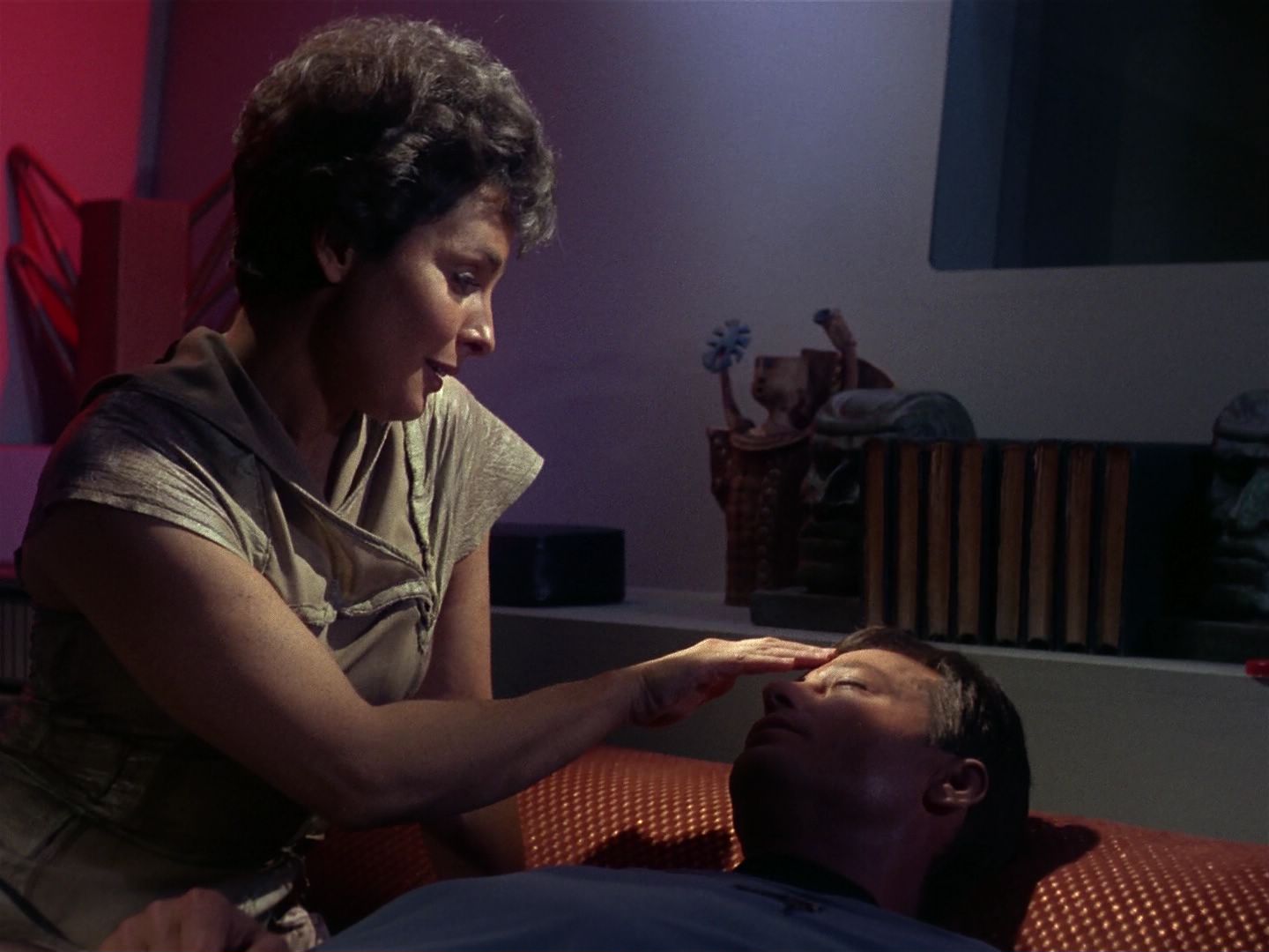 ariane179254_StarTrek_1x01_TheManTrap_1712.jpg