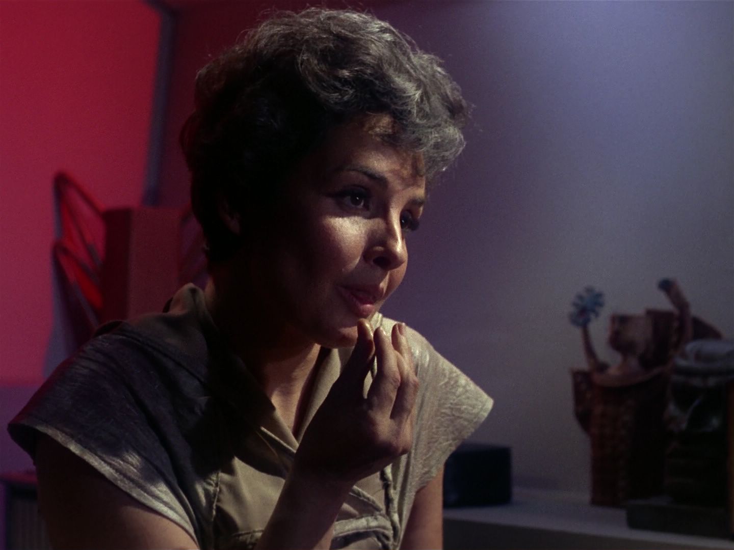 ariane179254_StarTrek_1x01_TheManTrap_1721.jpg