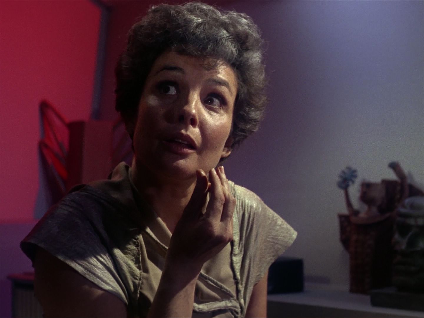 ariane179254_StarTrek_1x01_TheManTrap_1722.jpg