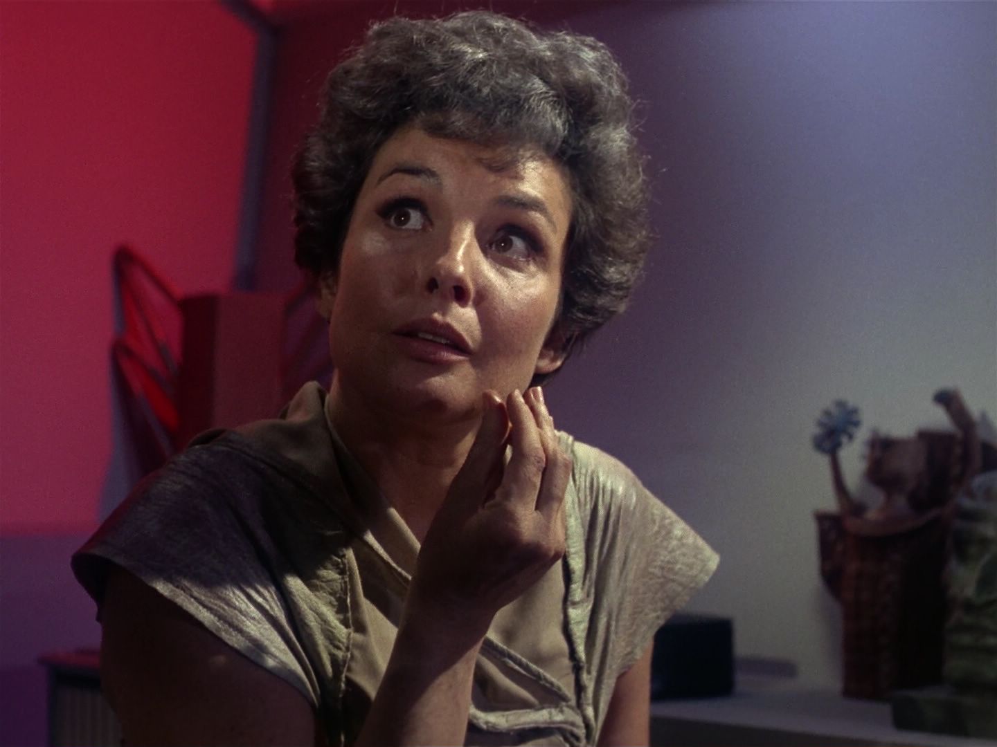 ariane179254_StarTrek_1x01_TheManTrap_1723.jpg