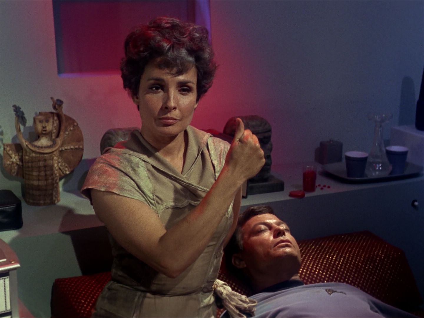 ariane179254_StarTrek_1x01_TheManTrap_1726.jpg