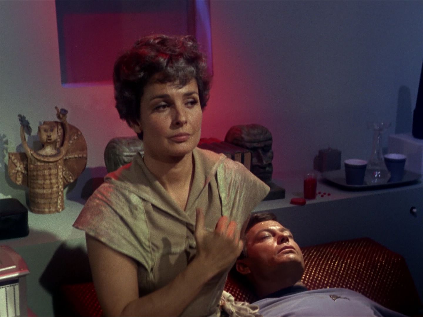 ariane179254_StarTrek_1x01_TheManTrap_1727.jpg