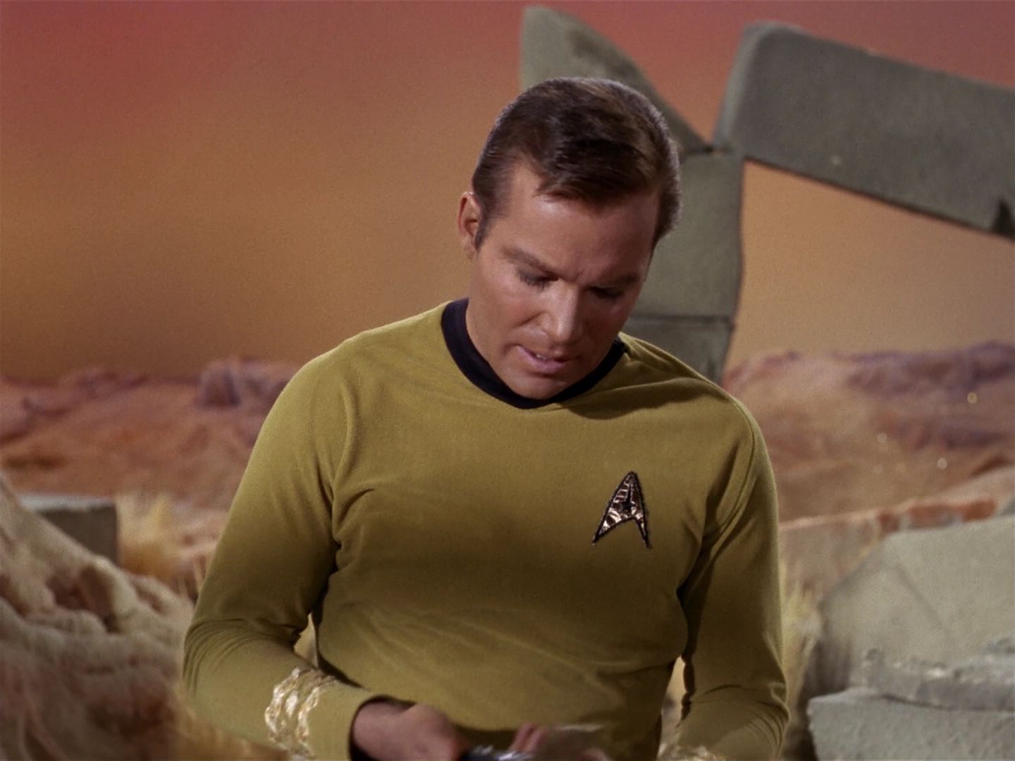 ariane179254_StarTrek_1x01_TheManTrap_1815.jpg