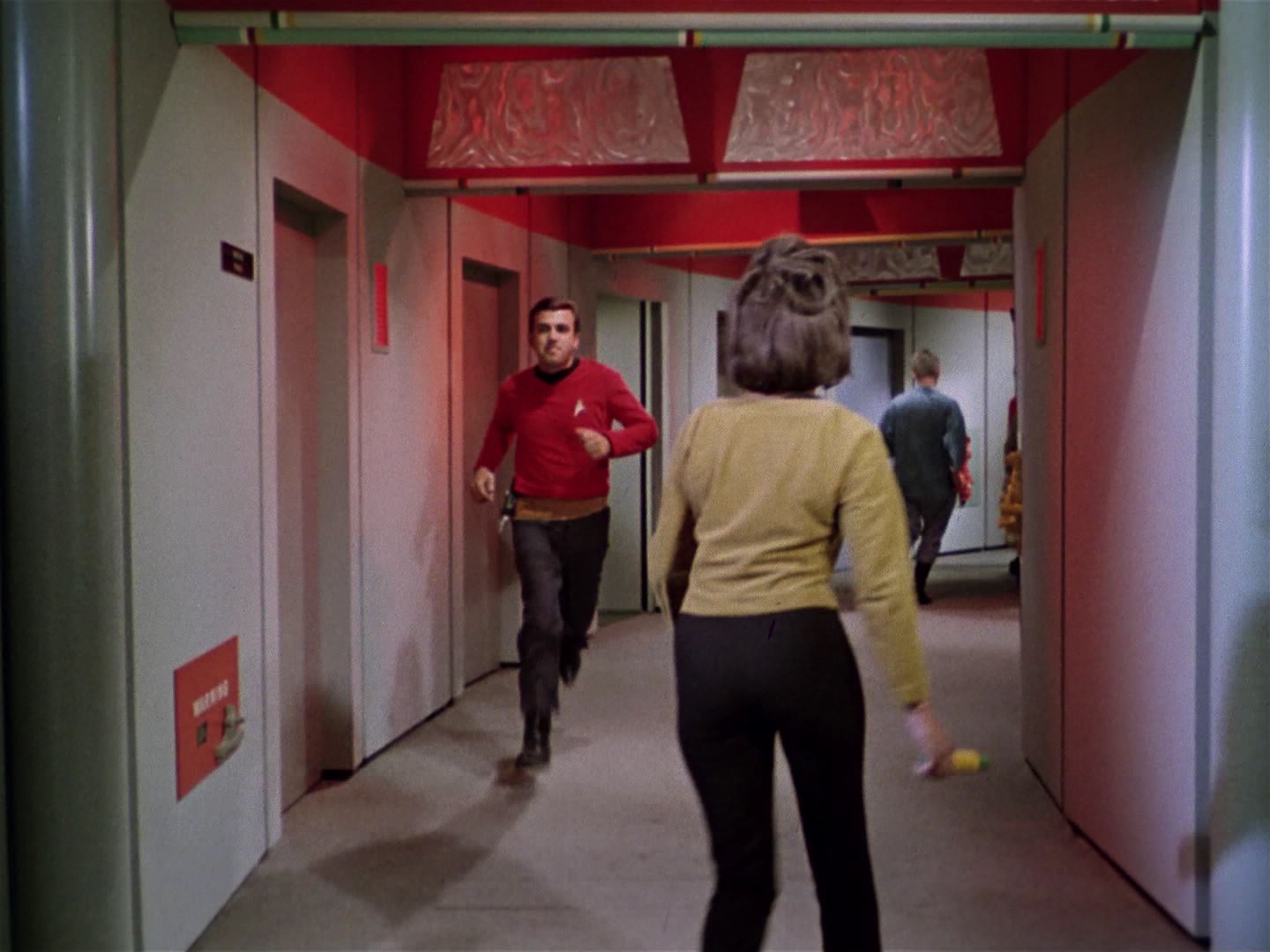 ariane179254_StarTrek_1x01_TheManTrap_1881.jpg