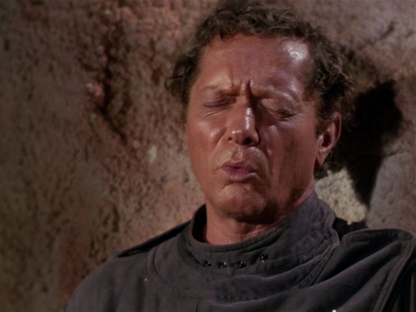 ariane179254_StarTrek_1x01_TheManTrap_2121.jpg