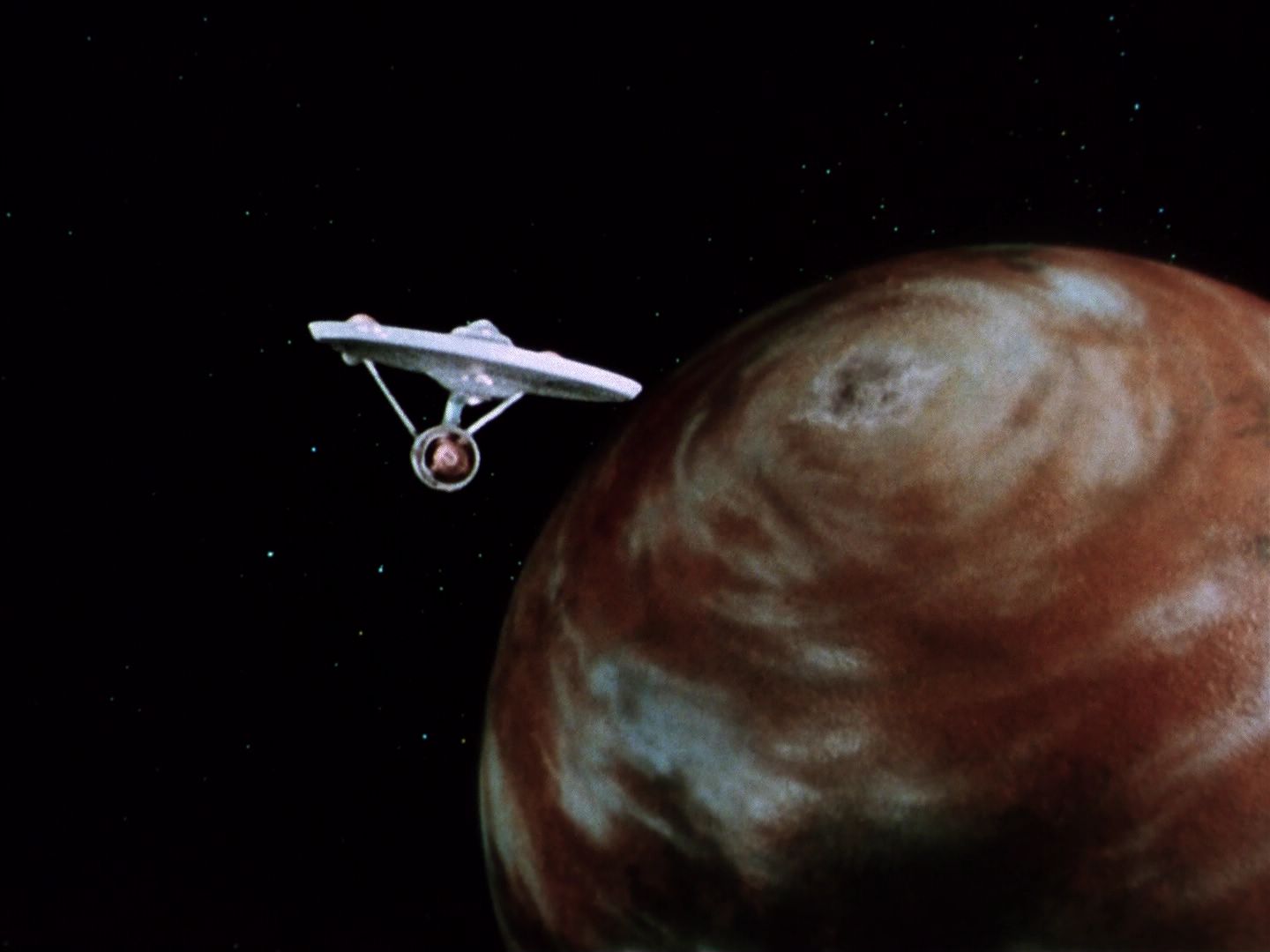 ariane179254_StarTrek_1x01_TheManTrap_2246.jpg
