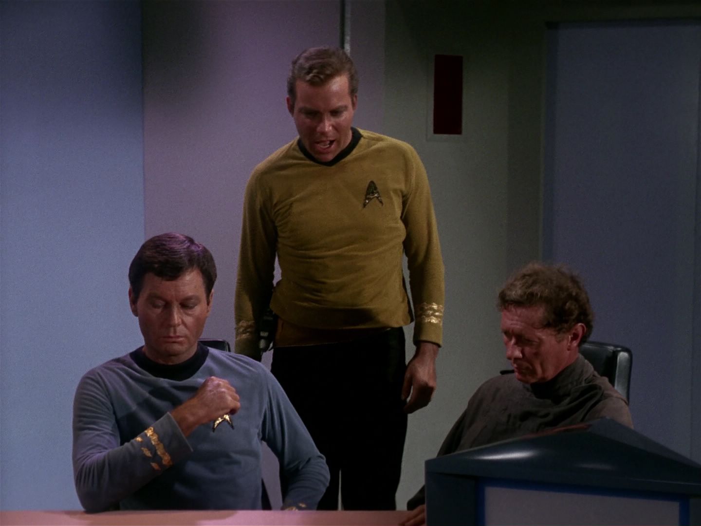 ariane179254_StarTrek_1x01_TheManTrap_2464.jpg