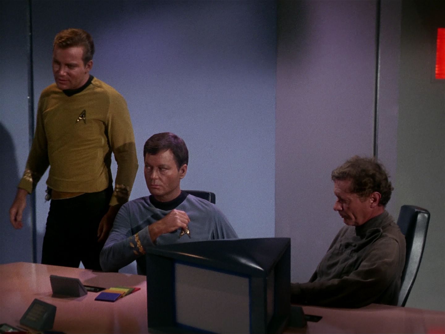 ariane179254_StarTrek_1x01_TheManTrap_2468.jpg