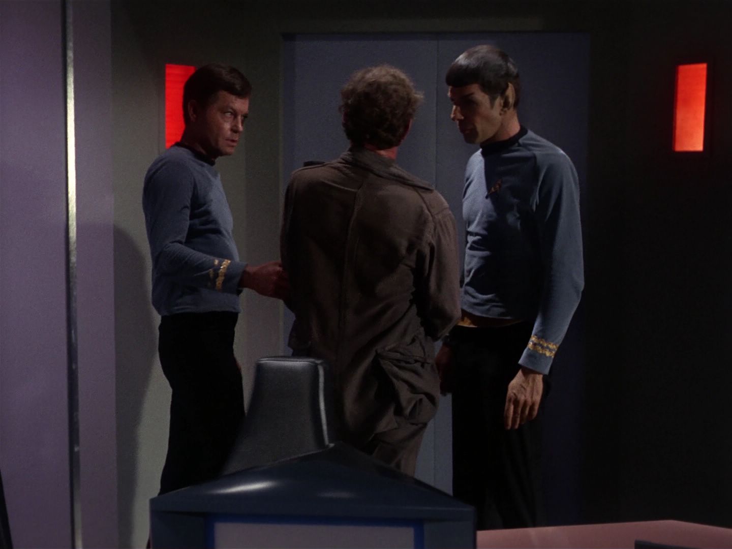 ariane179254_StarTrek_1x01_TheManTrap_2523.jpg