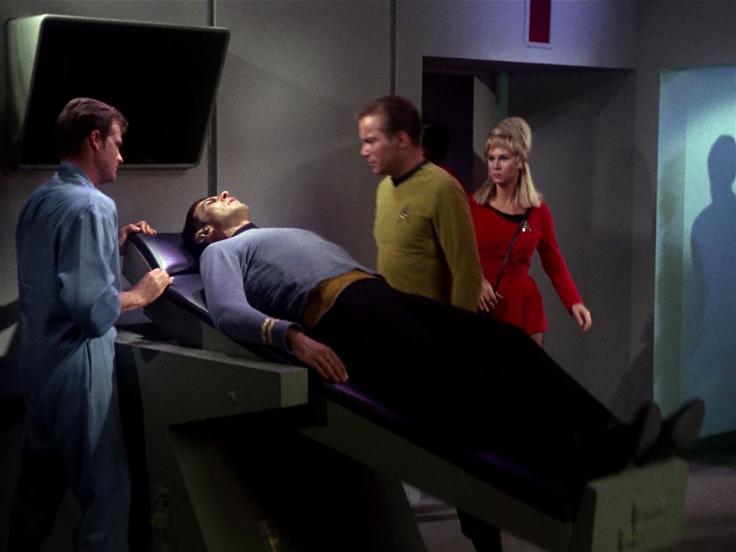 ariane179254_StarTrek_1x01_TheManTrap_2541.jpg