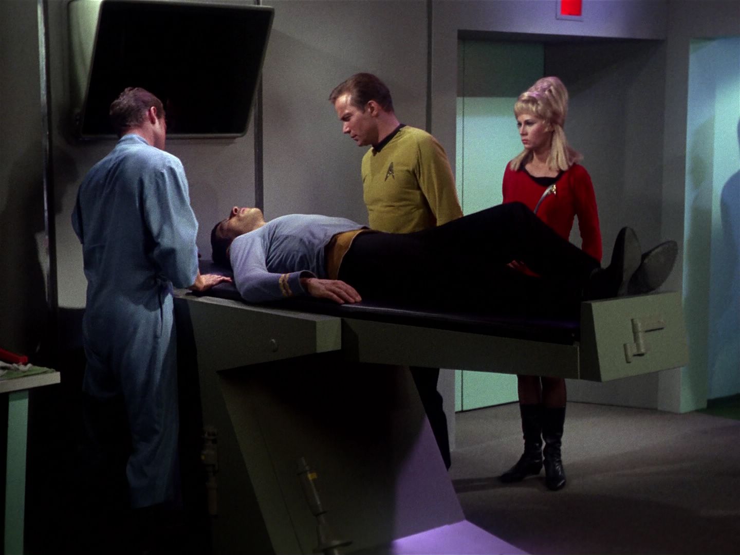 ariane179254_StarTrek_1x01_TheManTrap_2543.jpg