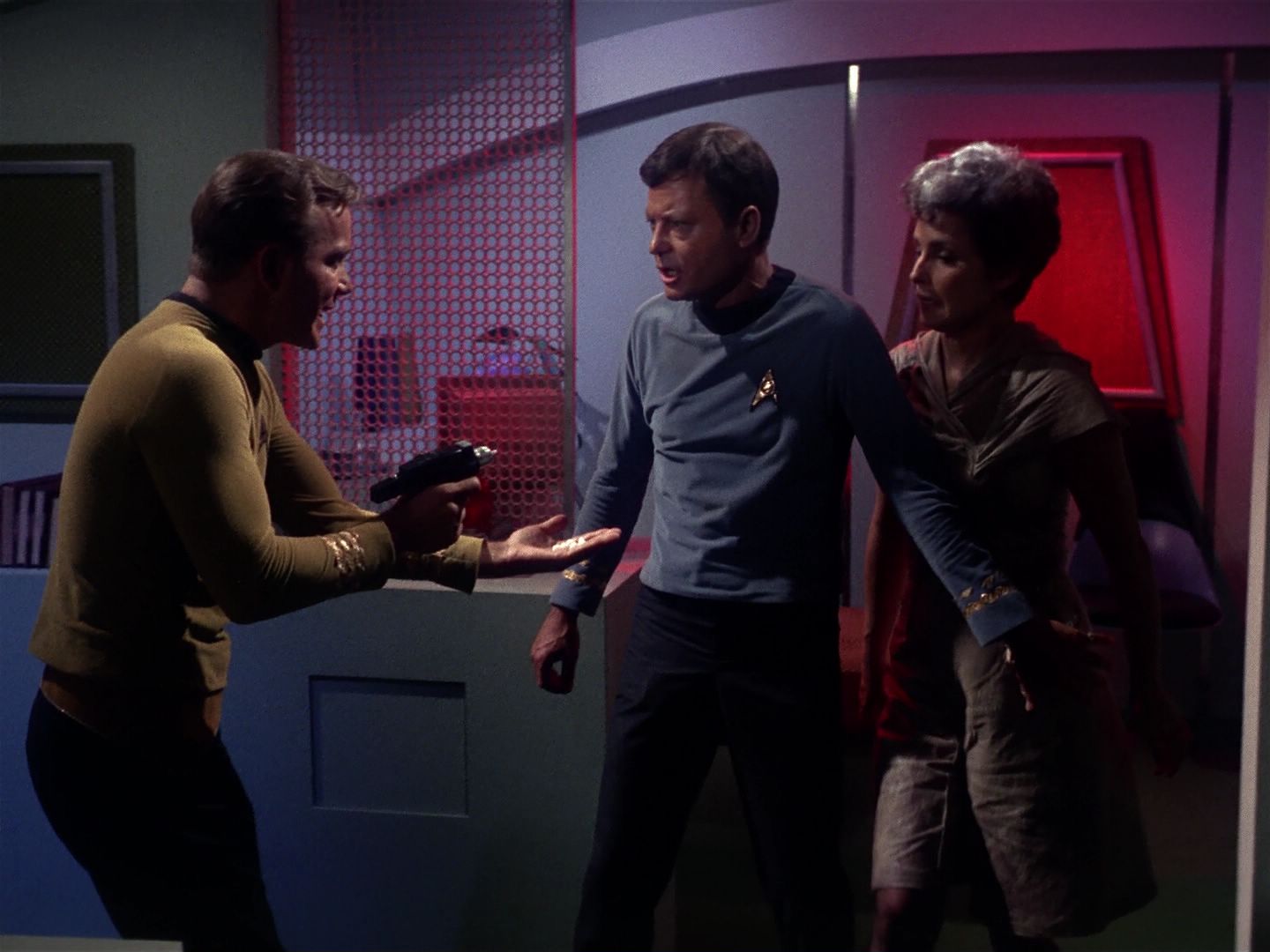 ariane179254_StarTrek_1x01_TheManTrap_2659.jpg