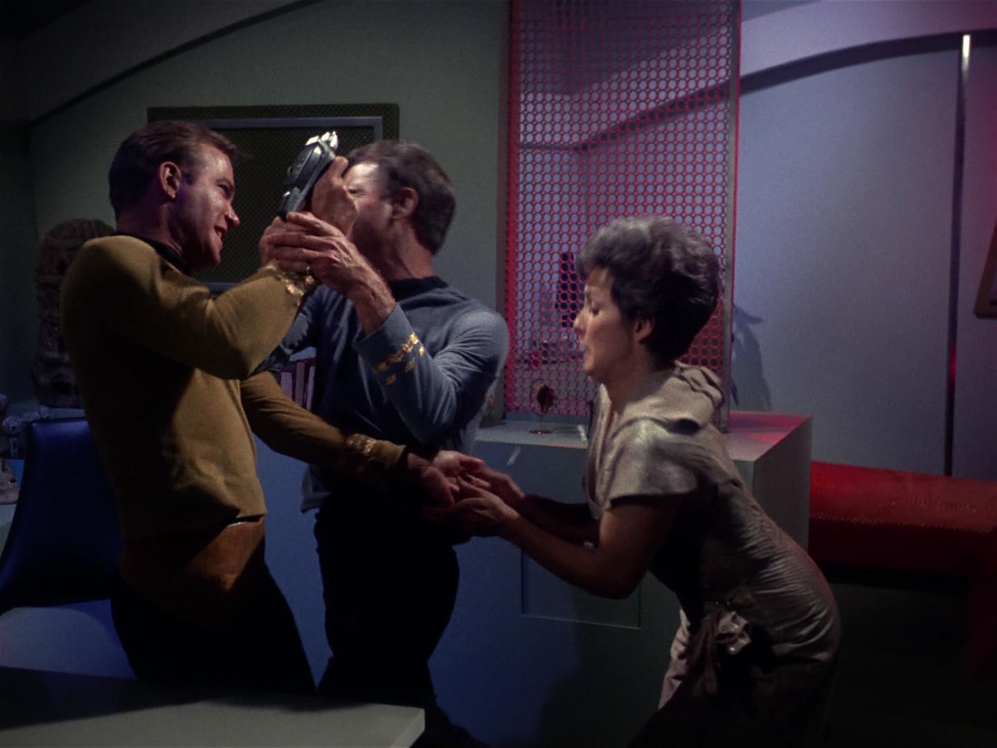 ariane179254_StarTrek_1x01_TheManTrap_2663.jpg