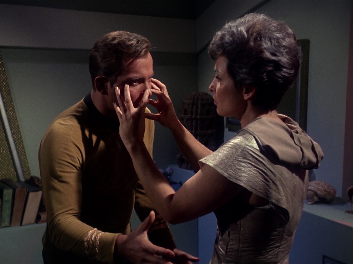 ariane179254_StarTrek_1x01_TheManTrap_2683.jpg
