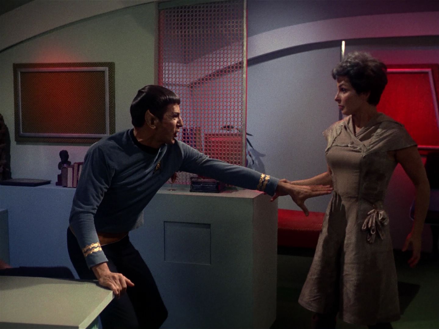 ariane179254_StarTrek_1x01_TheManTrap_2695.jpg