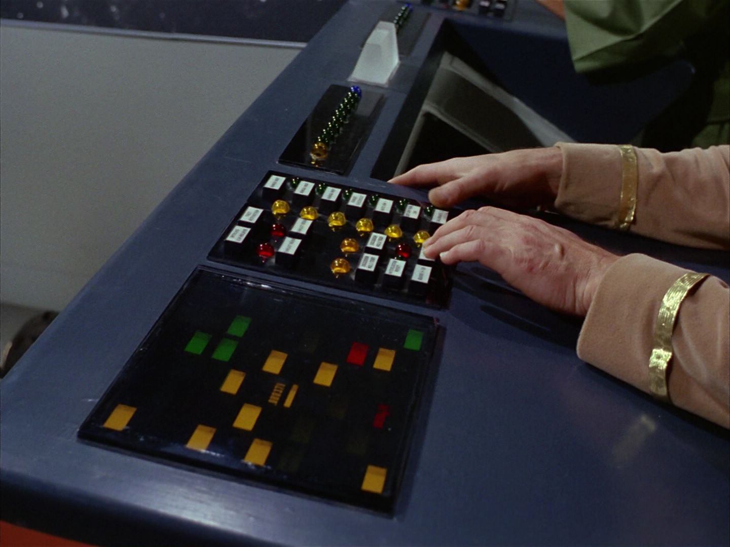 ariane179254_StarTrek_1x03_WhereNoManHasGoneBefore_0104.jpg