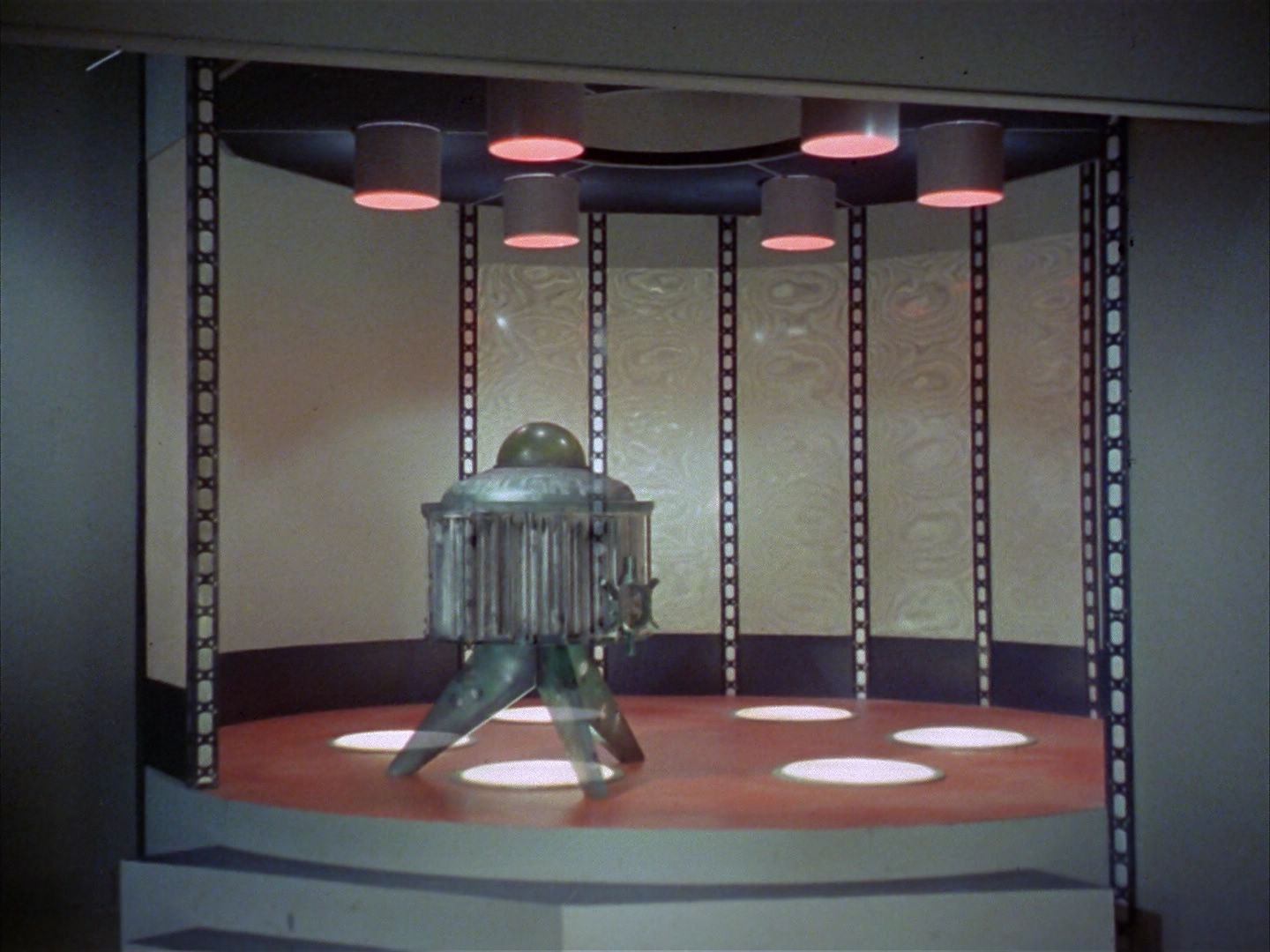 ariane179254_StarTrek_1x03_WhereNoManHasGoneBefore_0123.jpg