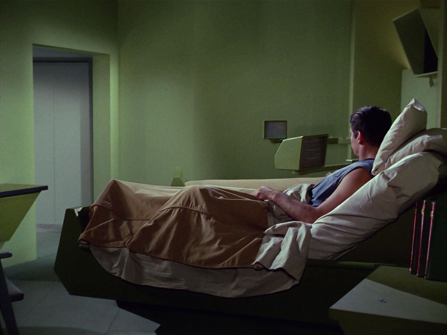 ariane179254_StarTrek_1x03_WhereNoManHasGoneBefore_0900.jpg