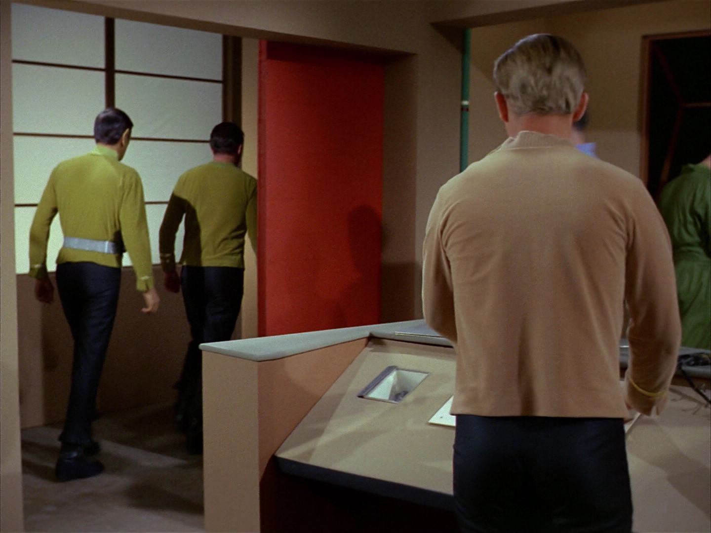 ariane179254_StarTrek_1x03_WhereNoManHasGoneBefore_2143.jpg