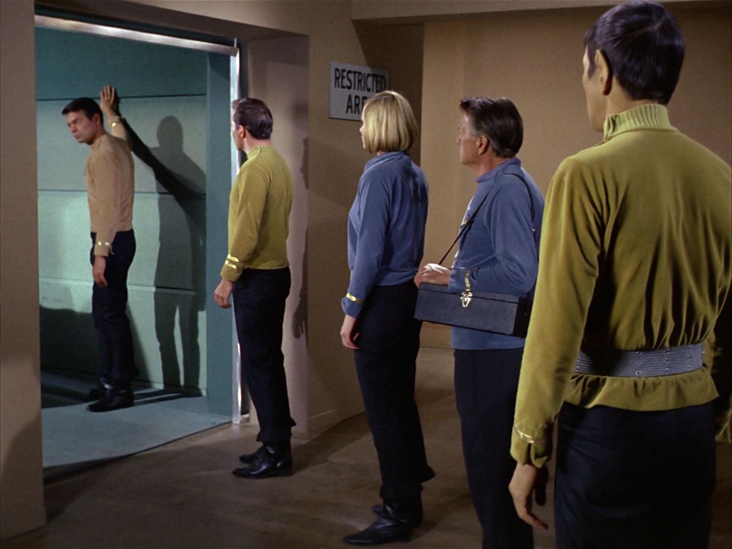 ariane179254_StarTrek_1x03_WhereNoManHasGoneBefore_2157.jpg
