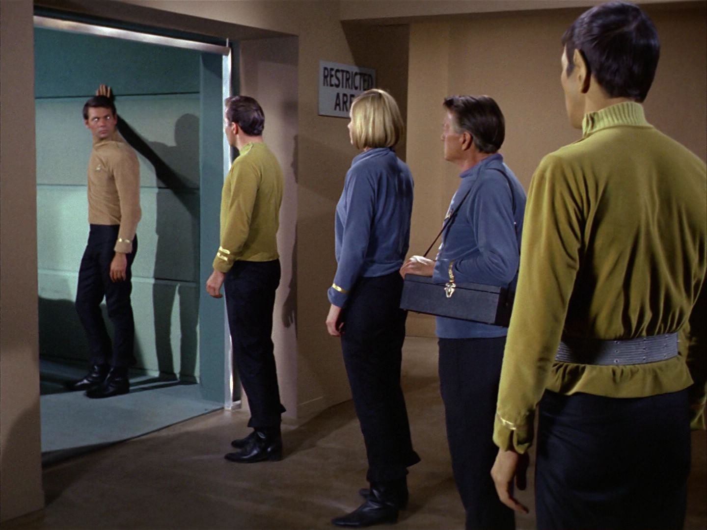 ariane179254_StarTrek_1x03_WhereNoManHasGoneBefore_2158.jpg
