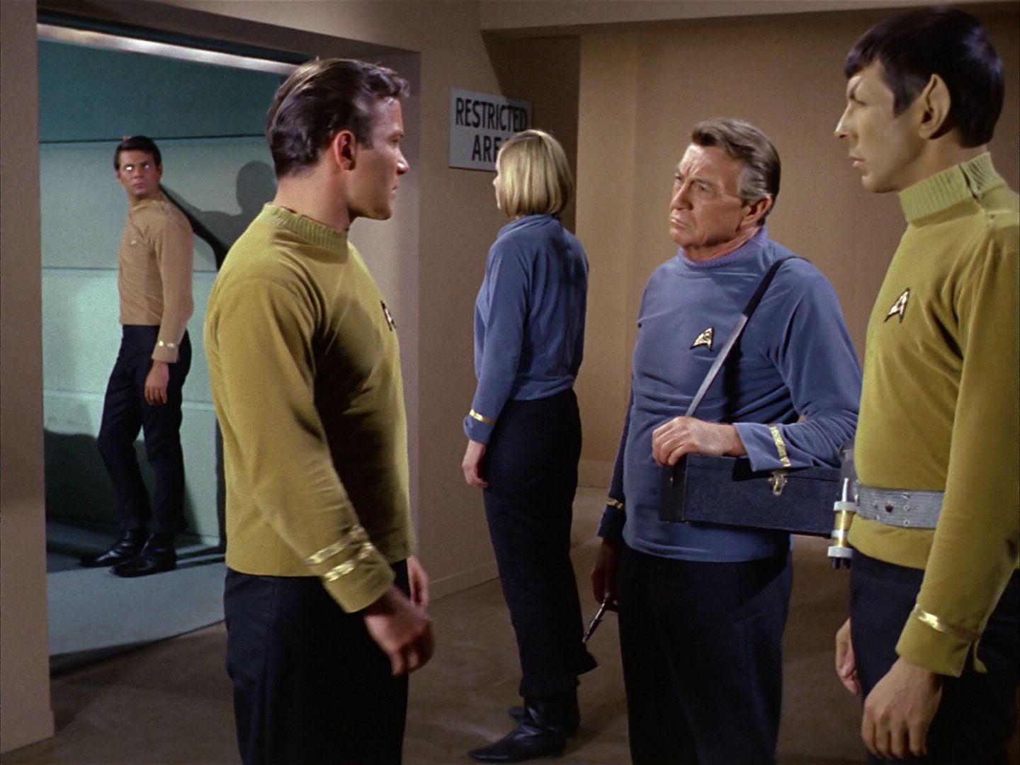 ariane179254_StarTrek_1x03_WhereNoManHasGoneBefore_2170.jpg