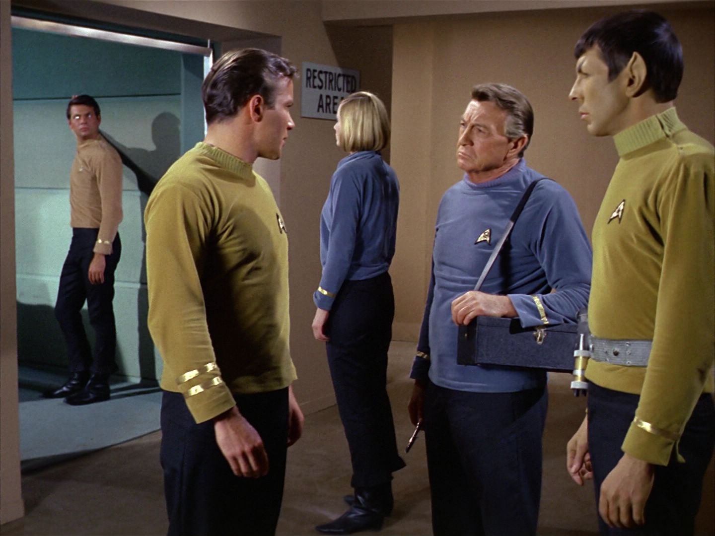 ariane179254_StarTrek_1x03_WhereNoManHasGoneBefore_2173.jpg