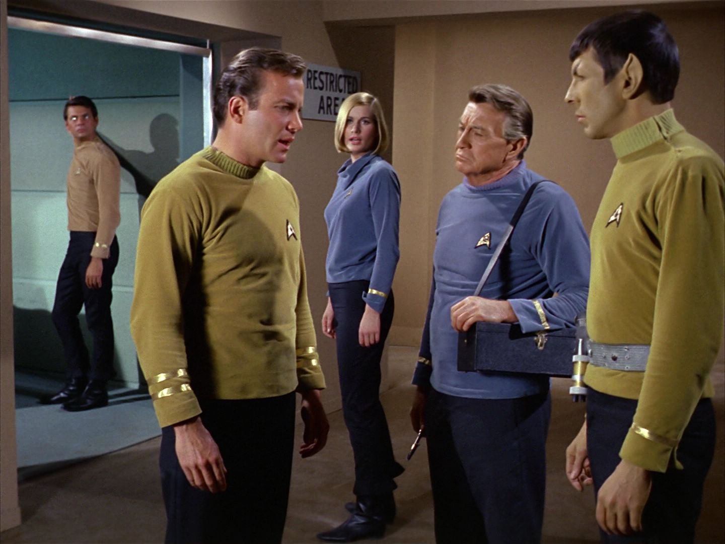 ariane179254_StarTrek_1x03_WhereNoManHasGoneBefore_2175.jpg