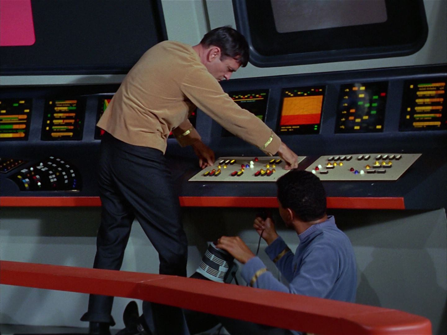ariane179254_StarTrek_1x03_WhereNoManHasGoneBefore_2331.jpg