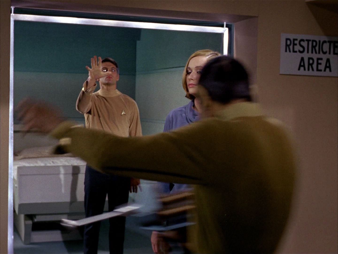 ariane179254_StarTrek_1x03_WhereNoManHasGoneBefore_2523.jpg