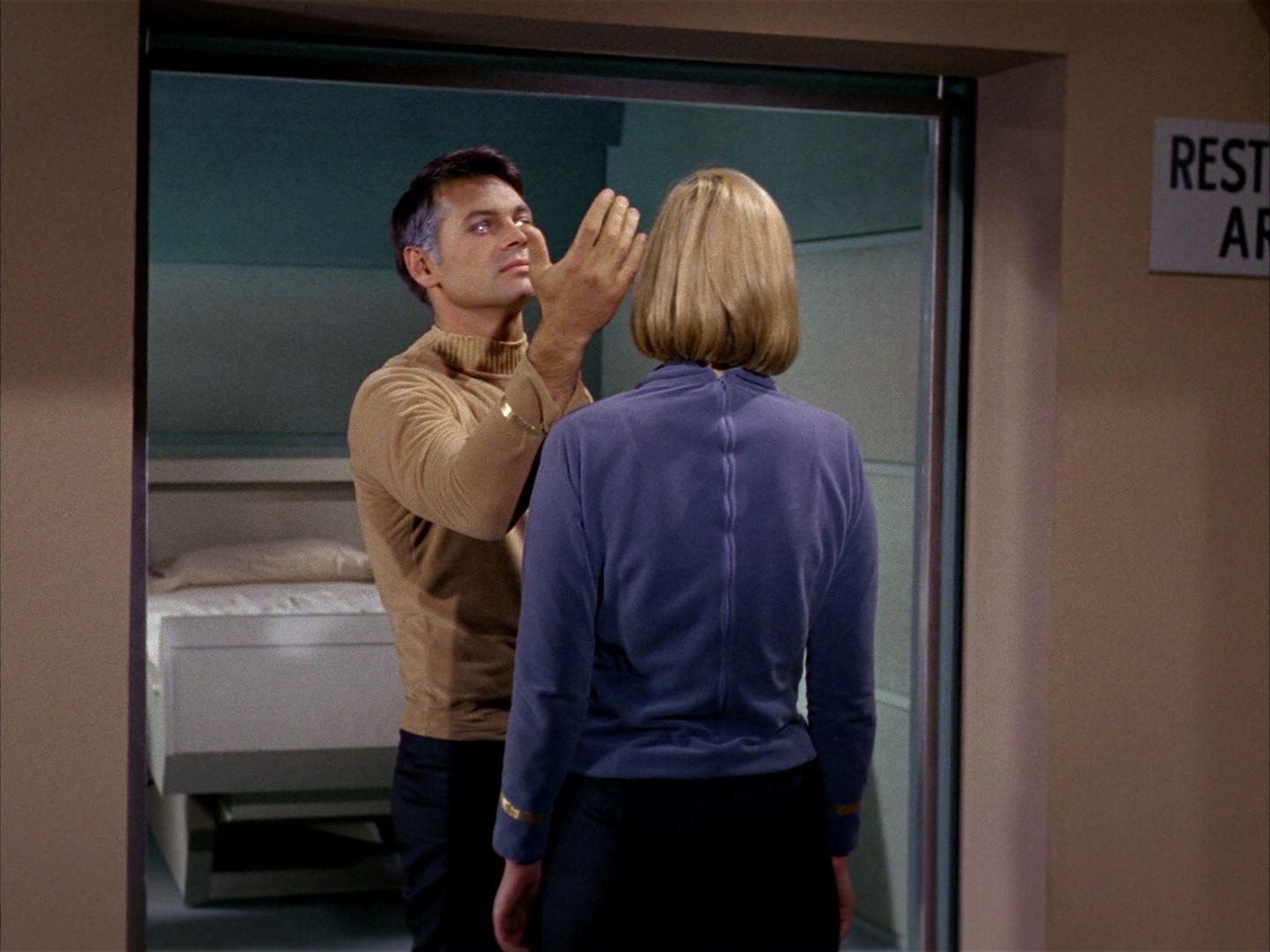 ariane179254_StarTrek_1x03_WhereNoManHasGoneBefore_2544.jpg