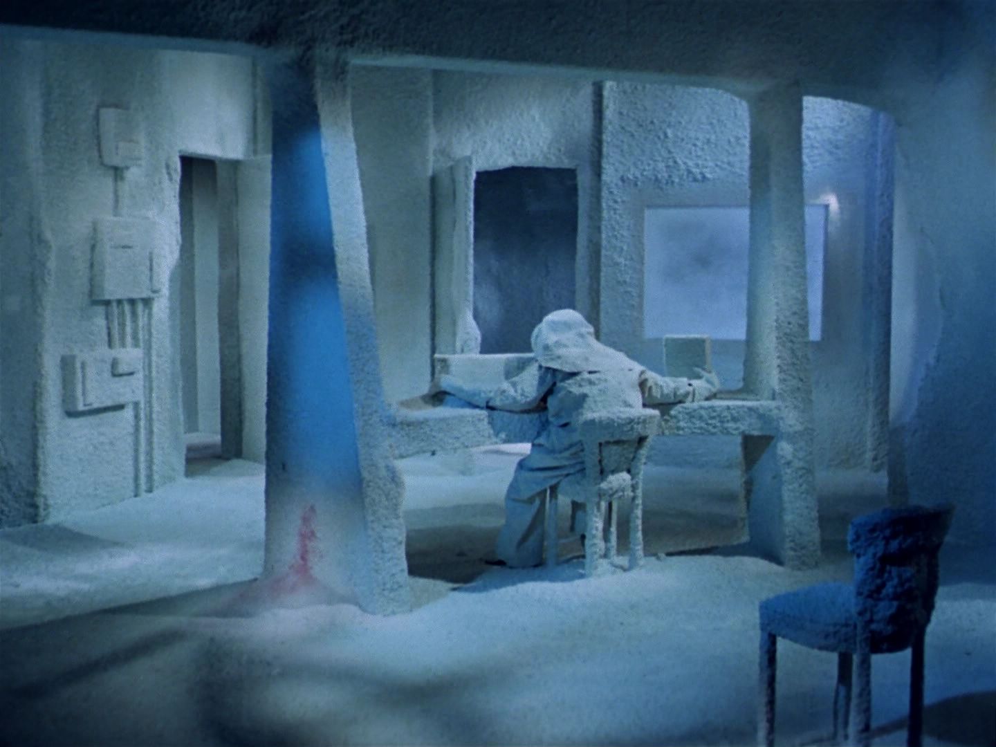 ariane179254_StarTrek_1x04_TheNakedTime_0016.jpg