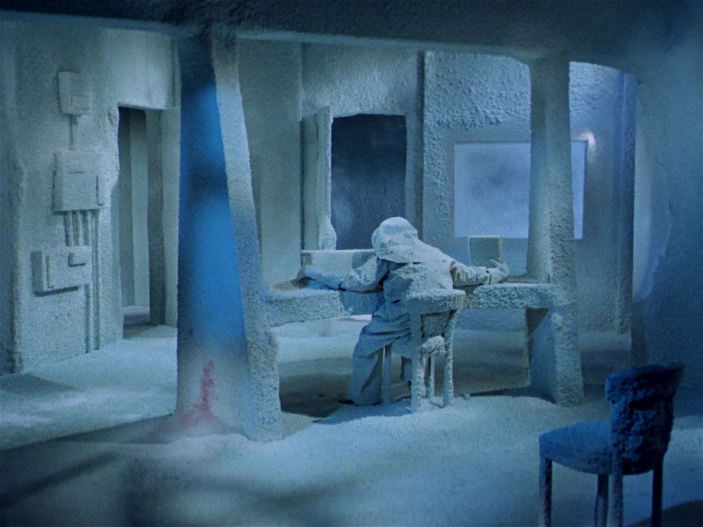 ariane179254_StarTrek_1x04_TheNakedTime_0017.jpg