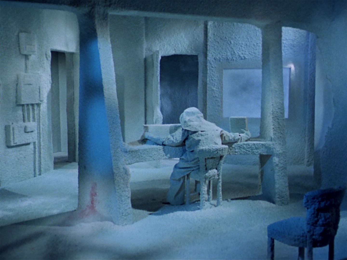ariane179254_StarTrek_1x04_TheNakedTime_0018.jpg